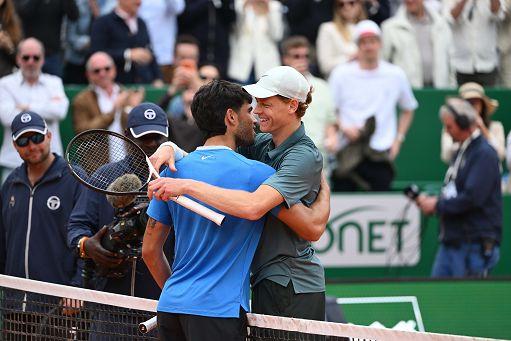 Ranking Atp, Jannik Sinner aumenta il vantaggio su Carlos Alcaraz: ecco i punti di distacco