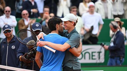Ranking Atp, Jannik Sinner aumenta il vantaggio su Carlos Alcaraz: ecco i punti di distacco