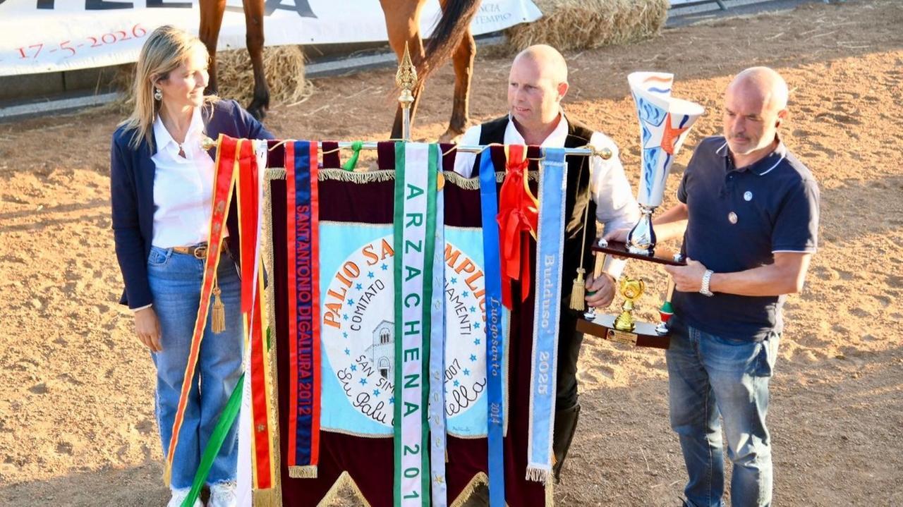 Olbia, sfide al galoppo per San Simplicio: Badesi vince il Palio della Stella