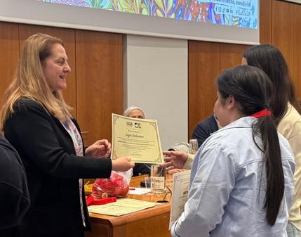 La lotta di Aurora contro la fobia sociale: il suo racconto premiato al Salone del Libro