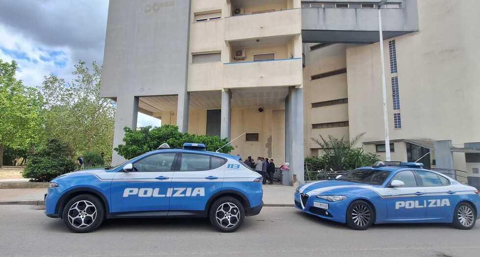 Giallo a Sassari, la Procura ha disposto l’autopsia per l'uomo trovato morto nel cortile di casa 