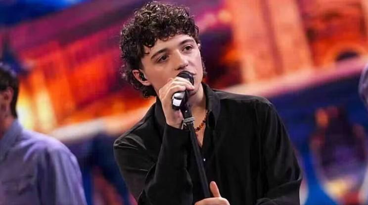 Amici: Lorenzo Salvetti vince la 25ª edizione, alla sarda Angie il premio delle radio