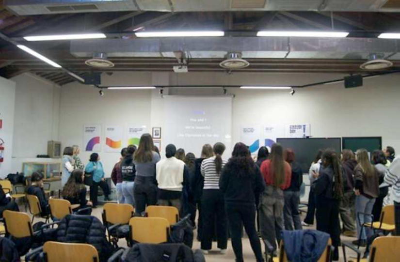 Coro scolastico all’Einaudi, gli studenti crescono con la musica