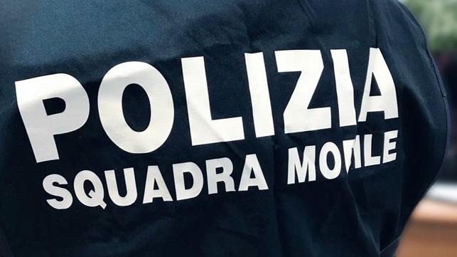 Sassari, perseguita e aggredisce l’ex moglie: fermato dalla polizia