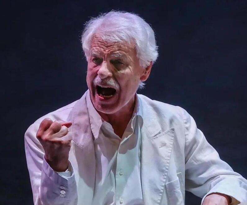 
	L&rsquo;attore Michele Placido recita in un&rsquo;opera di Pirandello


