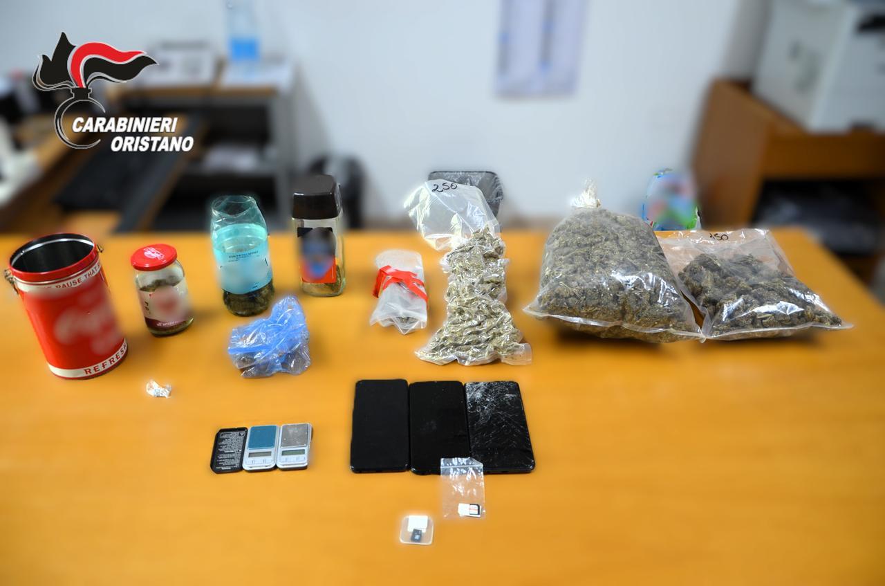 Due chili di marijuana tolti al mercato locale della droga – Gli arresti