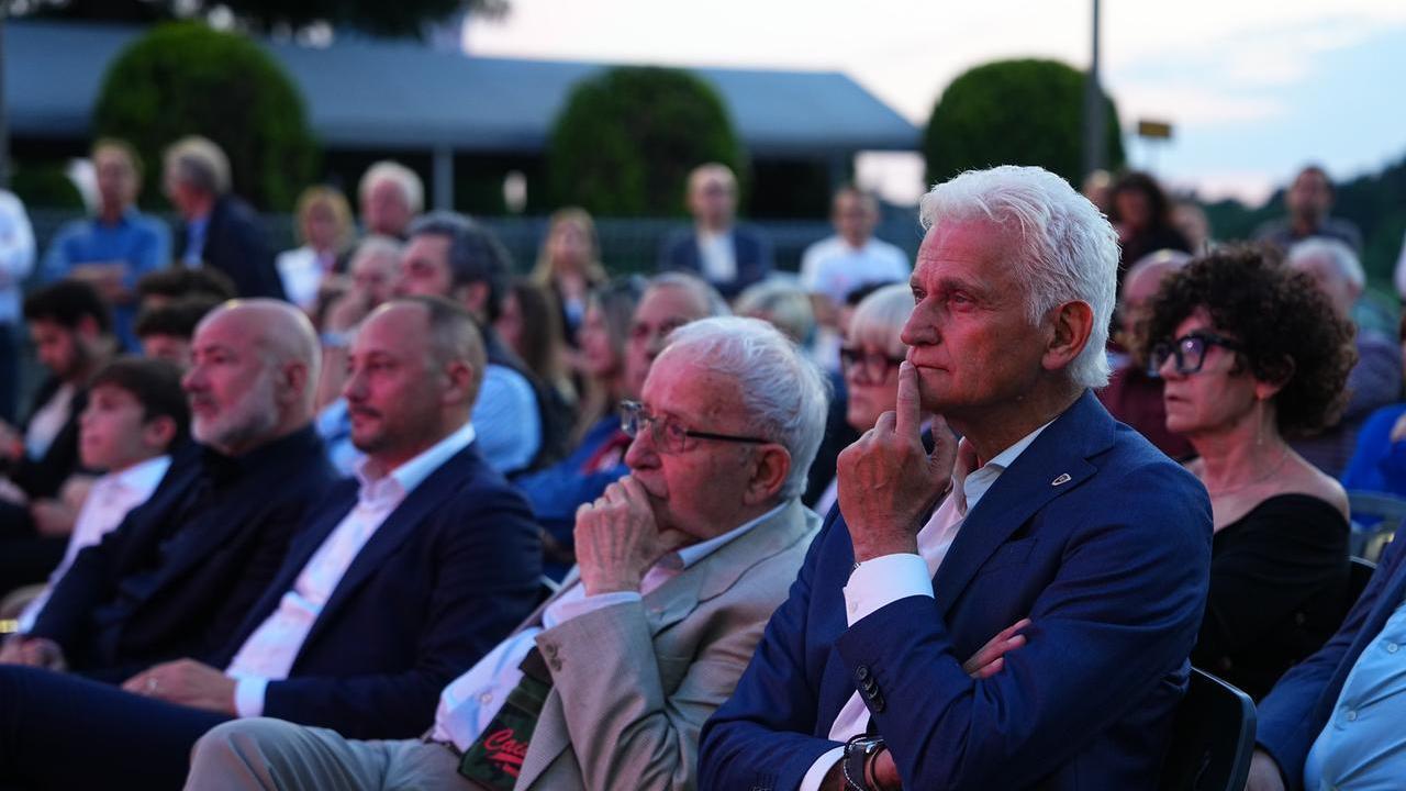 Due offerte per la Reggiana, ma Amadei vuole andare avanti. Intanto, spunta il nome di Tosi. Ecco cosa sappiamo