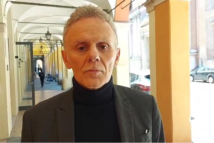 L’avvocato di El Koudri: «Non capisce la gravità del suo gesto, chiede la Bibbia e di vedere un prete»