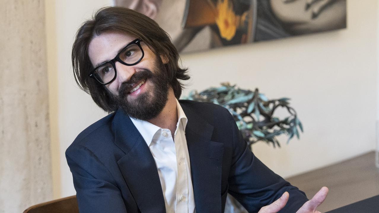 Successione Del Vecchio: Leonardo Maria vende a Milano per scalare Delfin. Ma il "nodo" Twiga tocca anche la Sardegna