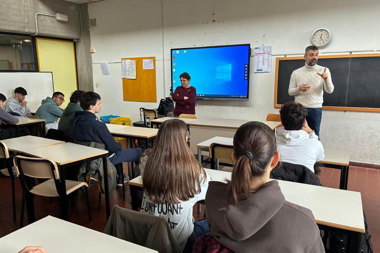 Il Liceo Ariosto di Ferrara promuove lo sport: dal volley al basket