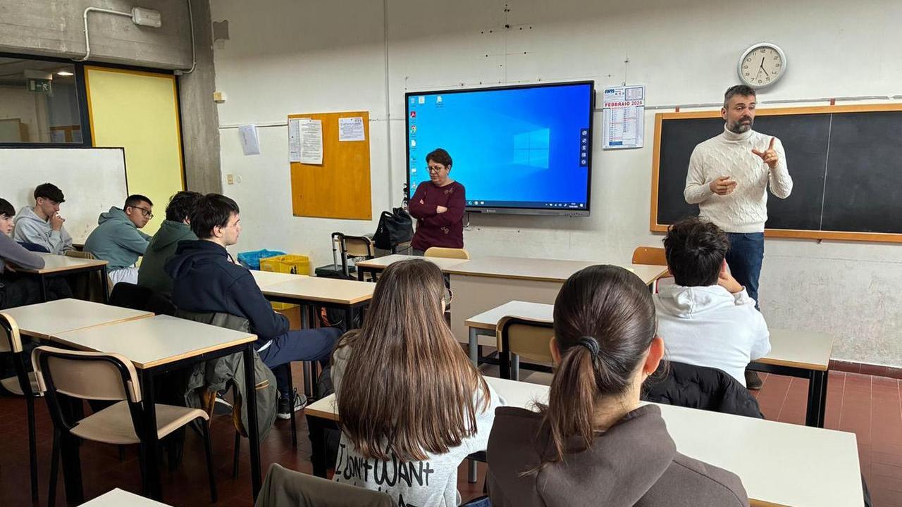 Il Liceo Ariosto di Ferrara promuove lo sport: dal volley al basket