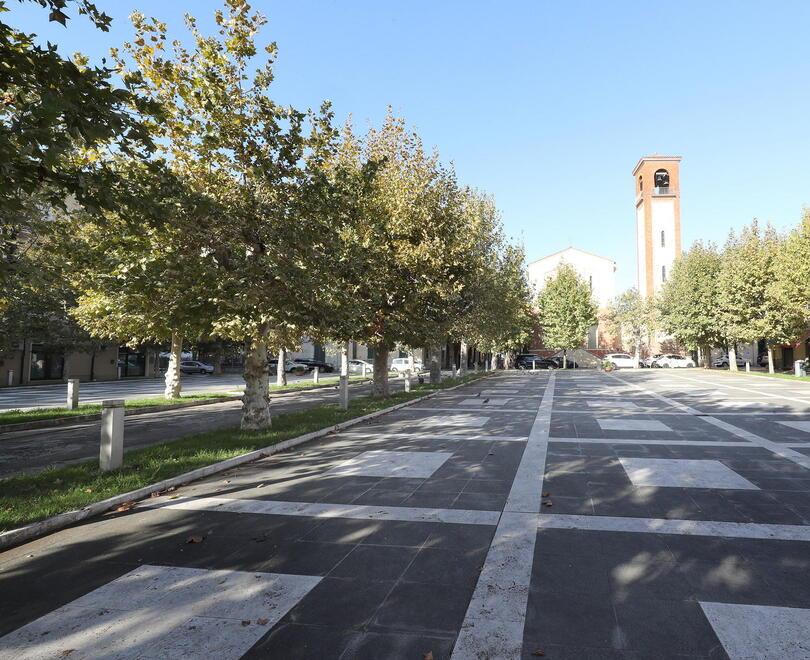 Montecatini, preghiera islamica in piazza Battisti. Il Comune: «Non la autorizziamo»