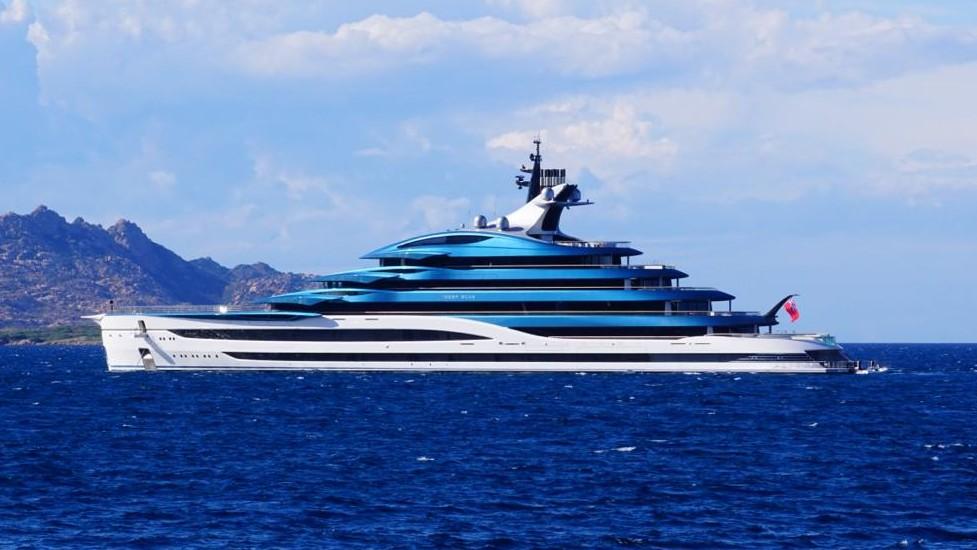 In Gallura arriva uno yacht da 450 milioni di euro: ecco chi è il proprietario