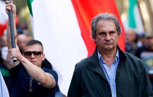 
	Roberto Fiore, leader di Forza Nuova

