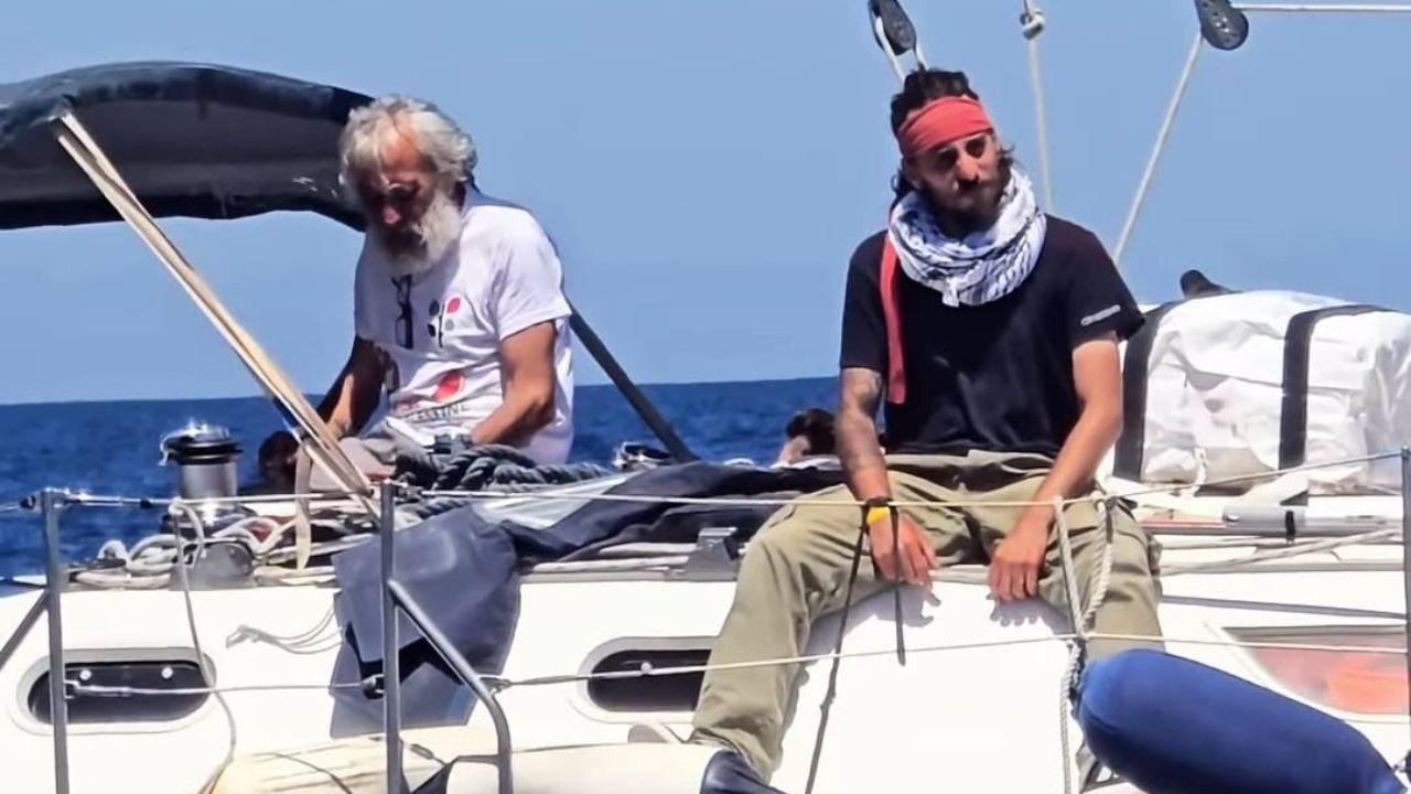 Claudio e Federico Paganelli a bordo di una barca della Flotilla in una foto scattata dieci giorni fa