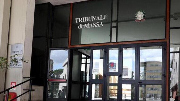 Massa, licenziato dopo le proteste sugli straordinari: la Cassazione dà ragione al lavoratore, scatta il risarcimento