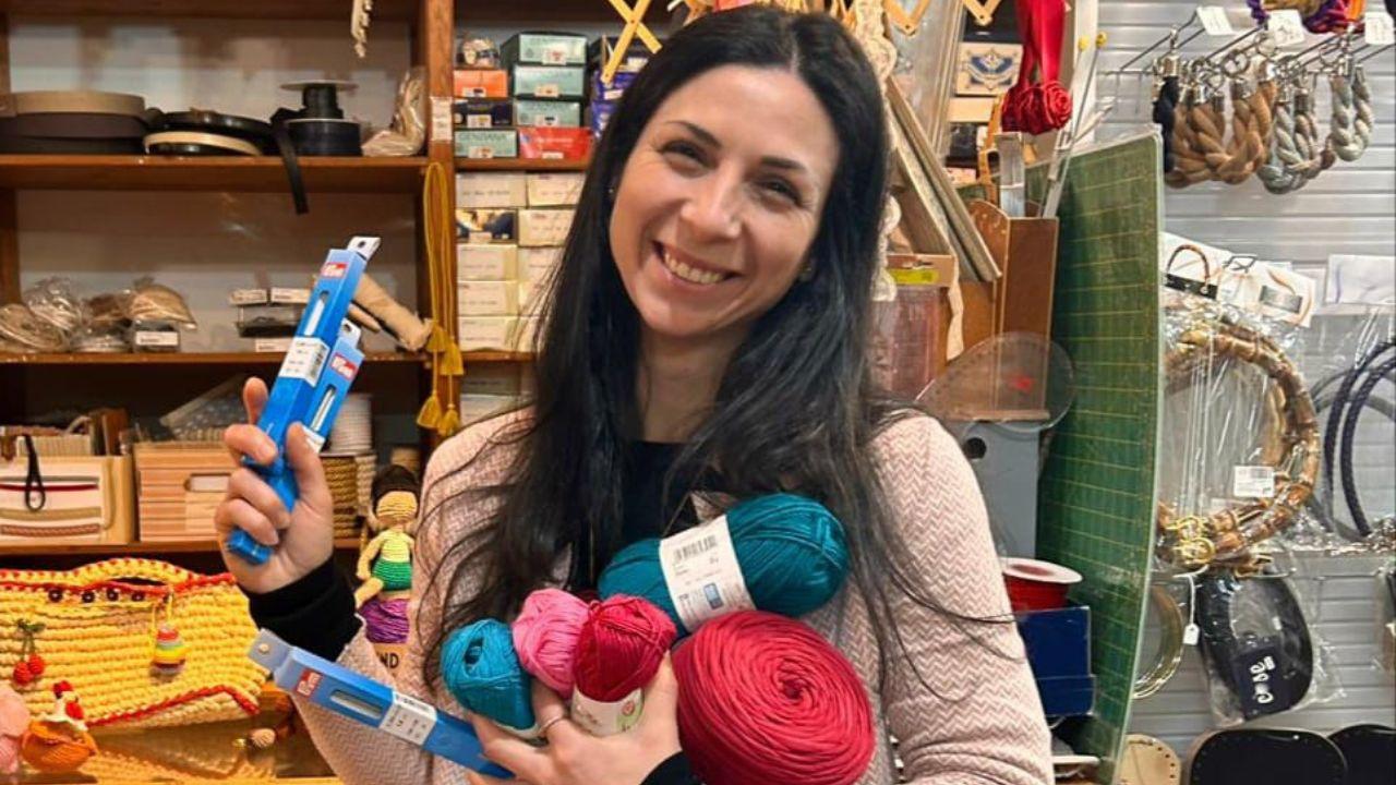 Lucrezia Dell'Olio, da sette anni vive sulla montagna pistoiese