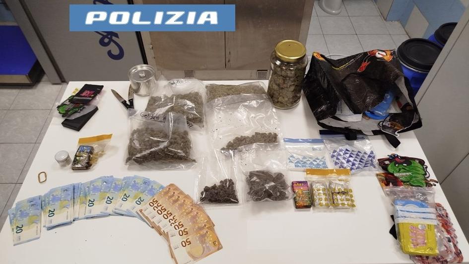 Hascisc, marijuana e ketamina nella casa dello spaccio: un arresto e una denuncia