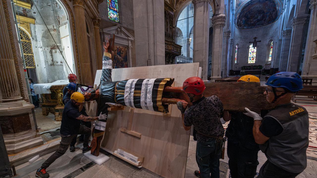 Il Volto Santo di Lucca torna nel Tempietto del Civitali in San Martino – Video
