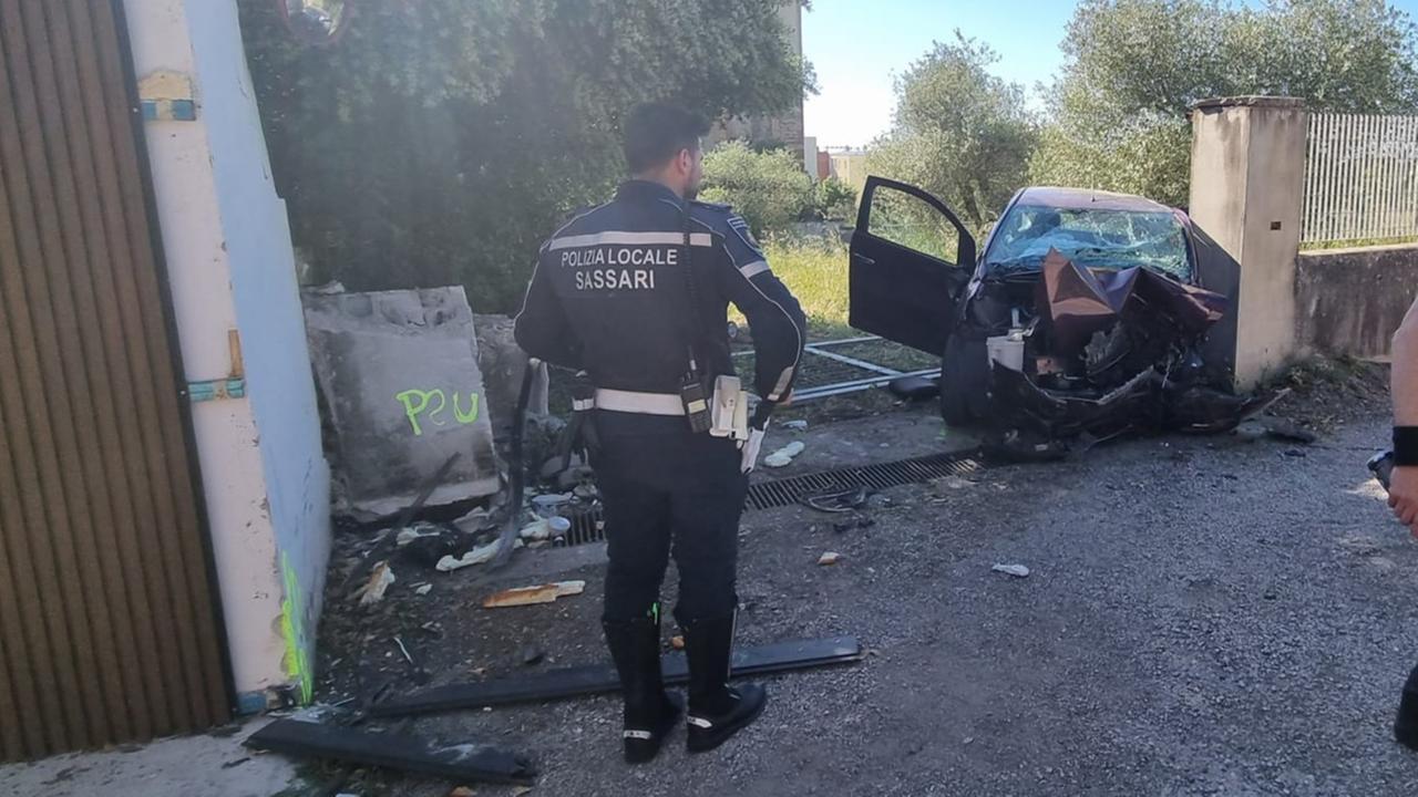 Sassari, donna morta nello schianto dell’auto contro un muro: ecco chi era la vittima