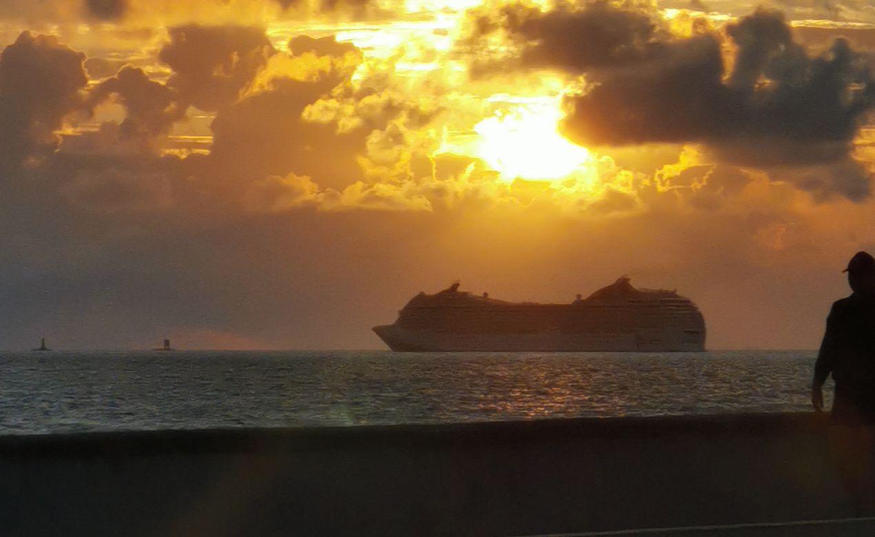 Livorno e i suoi tramonti. Grazie a Vito Natile