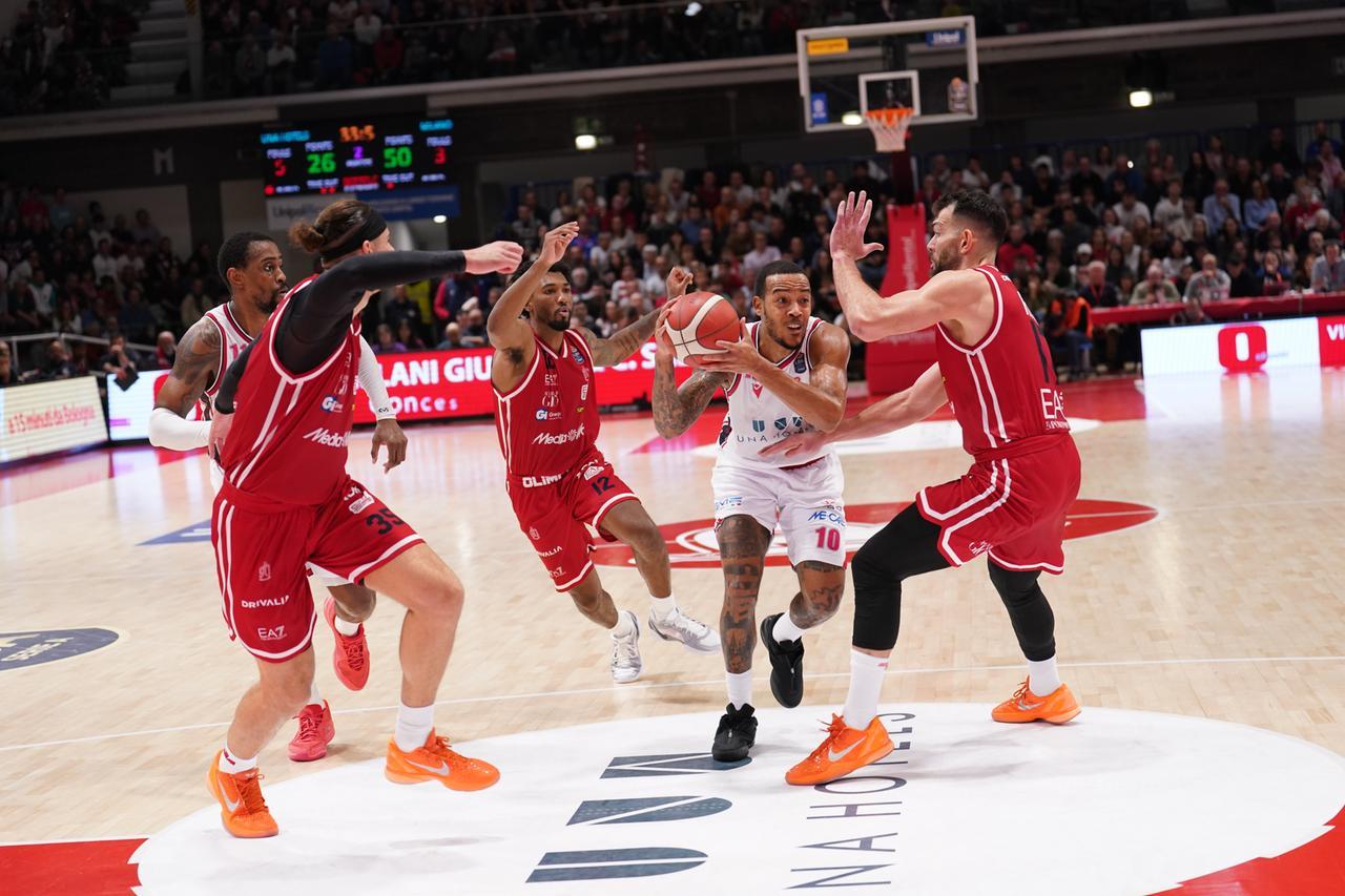 LIVE, Una Hotels-Olimpia Milano: la cronaca in diretta di Gara 3
