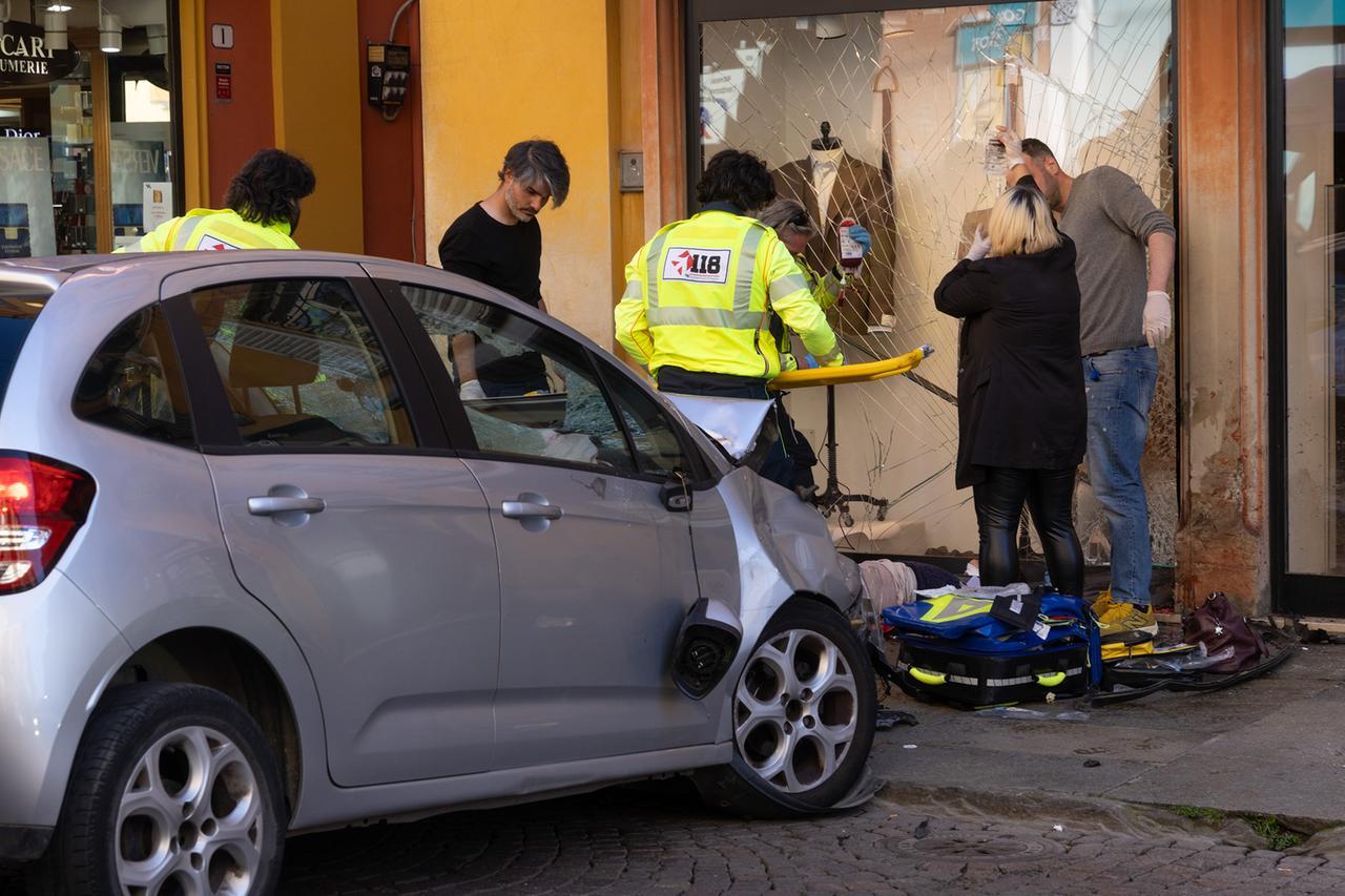 La turista schiacciata da El Koudri trasferita in Germania: «Ha detto grazie ai modenesi»