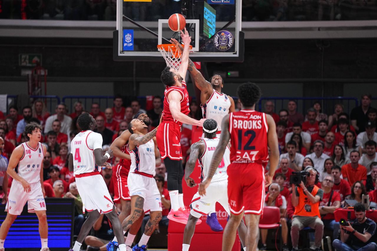 Pallacanestro Reggiana, finisce il cammino nei playoff: troppa Olimpia Milano per la Una Hotels
