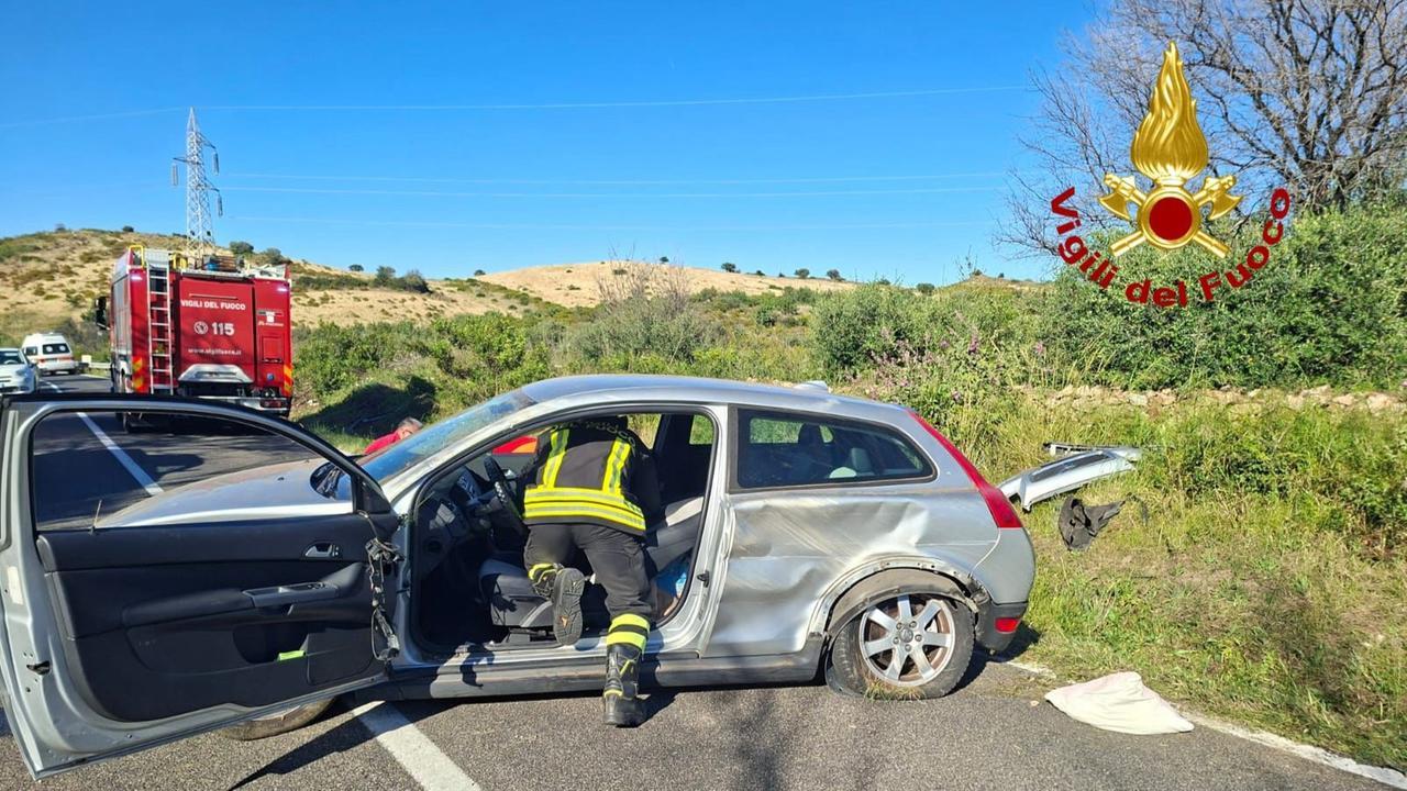 Violento incidente stradale sulla statale: una giovane in gravi condizioni