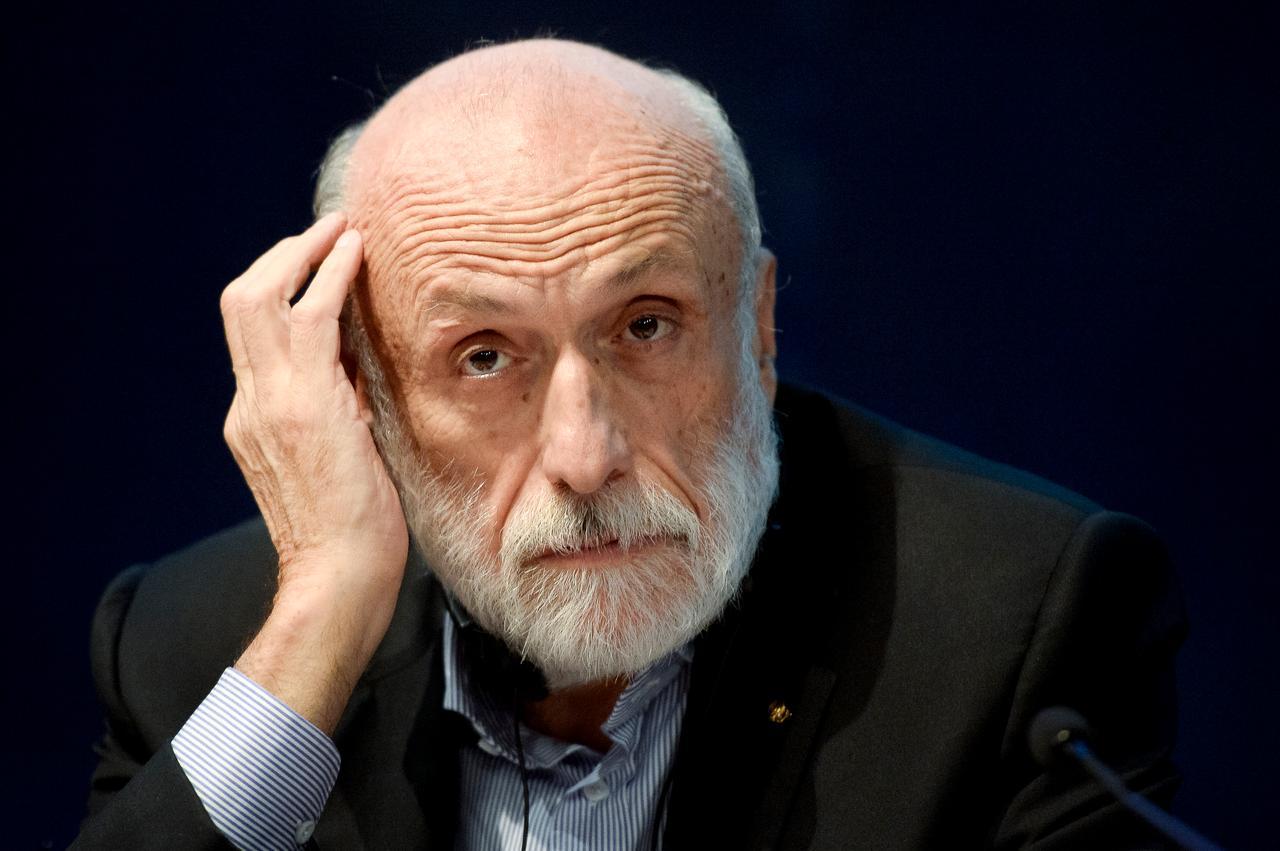 
	Carlo Petrini

