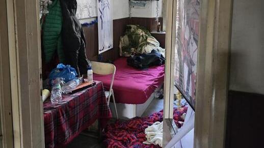 Ex scalo merci a Lucca, blitz della polizia: tre denunciati e hashish sequestrato<br>