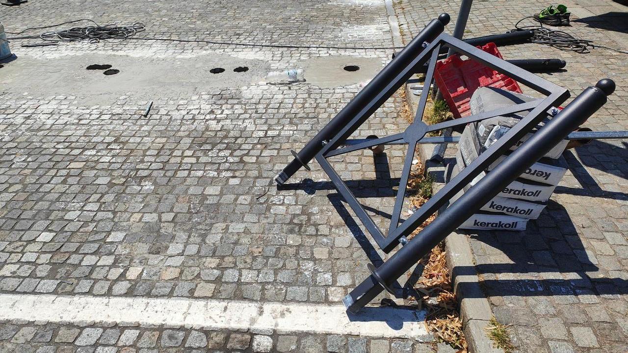 Auto sulla folla a Modena, Rubiera installa nuove barriere per proteggere l’area del mercato