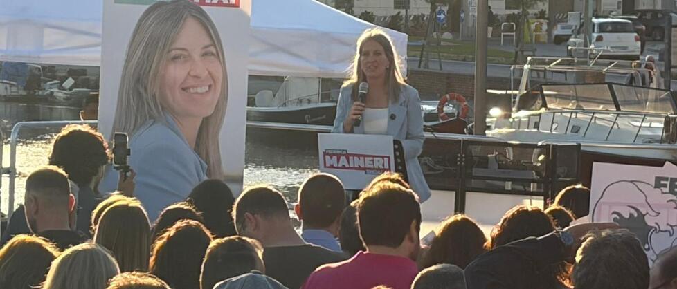 La festa finale di Federica Maineri in piazza Motto e Palmerini in Darsena
