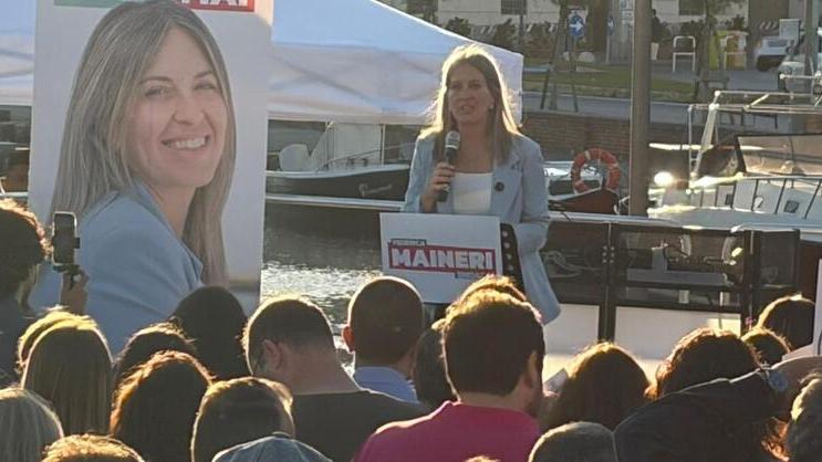 La festa finale di Federica Maineri in piazza Motto e Palmerini in Darsena
