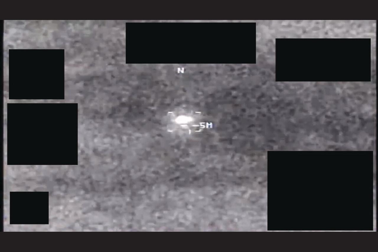 Ufo, il Pentagono pubblica altri file top secret con gli avvistamenti: sfere verdi, palle di fuoco e dischi