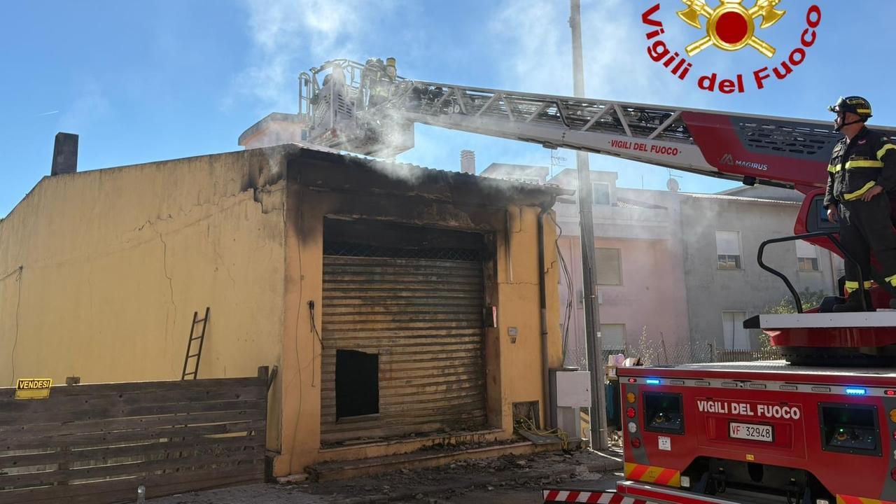 Paura nel Sassarese: fiamme in un panificio