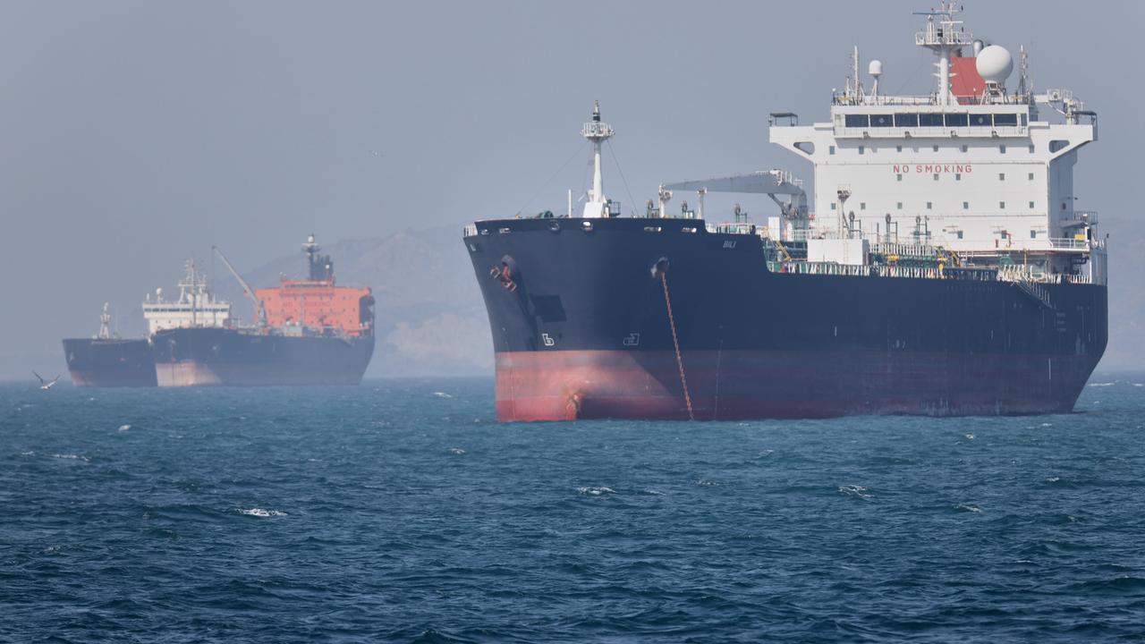 Iran, Trump annuncia l’intesa: «Hormuz riaperto e niente pedaggi». Teheran chiede lo stop alle sanzioni sul petrolio