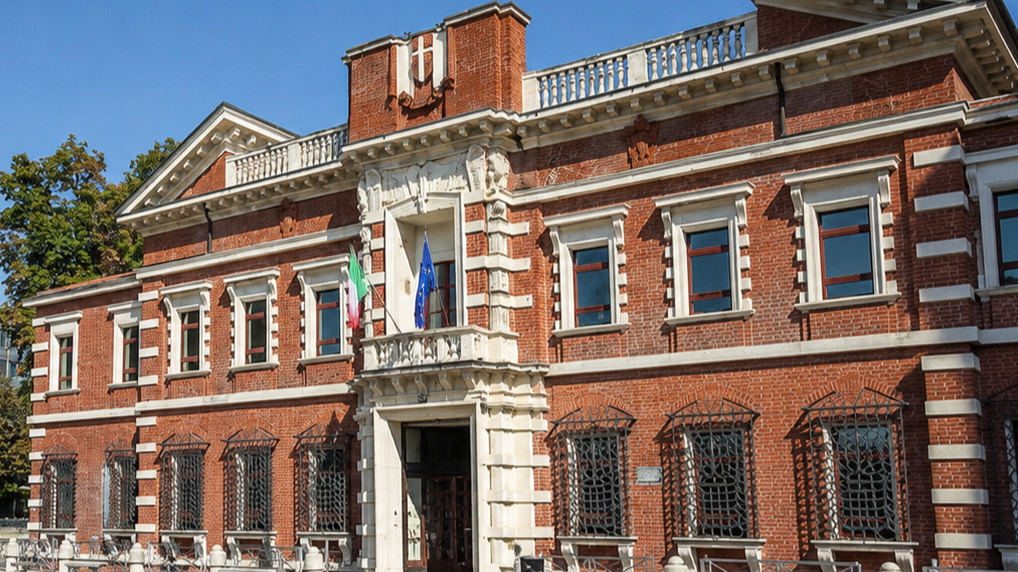 Neomamma licenziata per un sonnellino in pausa pranzo: risarcita con 35mila euro