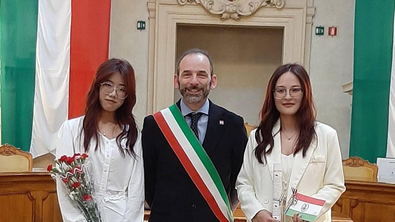 In Cina la loro unione non è riconosciuta: Elisa e Fenjie si sposano a Reggio Emilia
