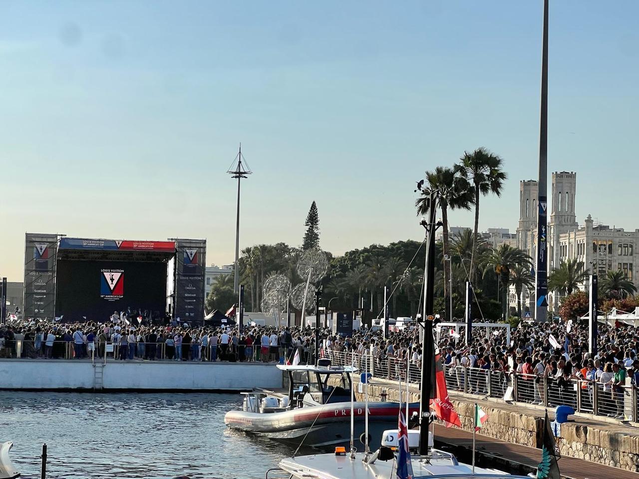 
	Migliaia di persone per l'America's Cup a Cagliari - foto Mario Rosas

