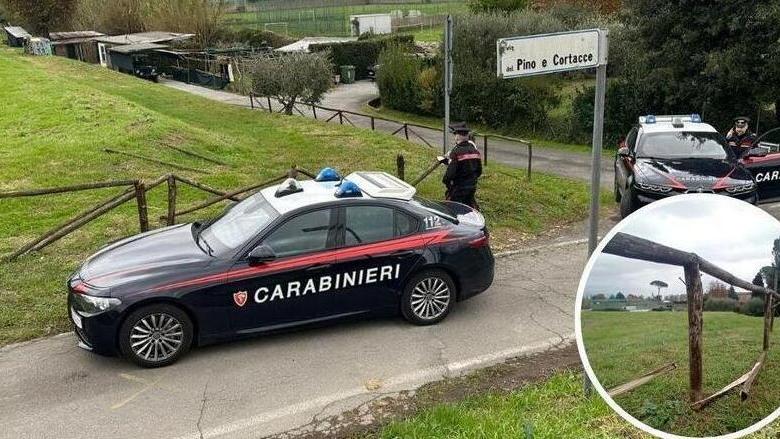Il luogo della aggressione e un dettaglio della staccionata rotta dai ragazzi