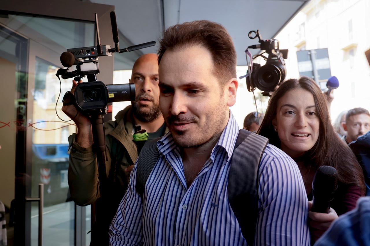 I soliloqui e l’impronta delle scarpe, la difesa di Andrea Sempio: «Non sono confessioni e calza 44»