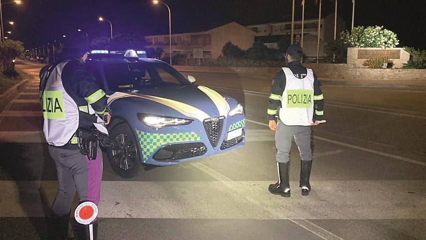 Evade dai domiciliari e va in auto alla Festha manna: «Andavo a prendere mia figlia…»