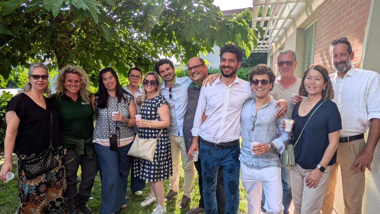 I festeggiamenti con tutti i candidati della lista