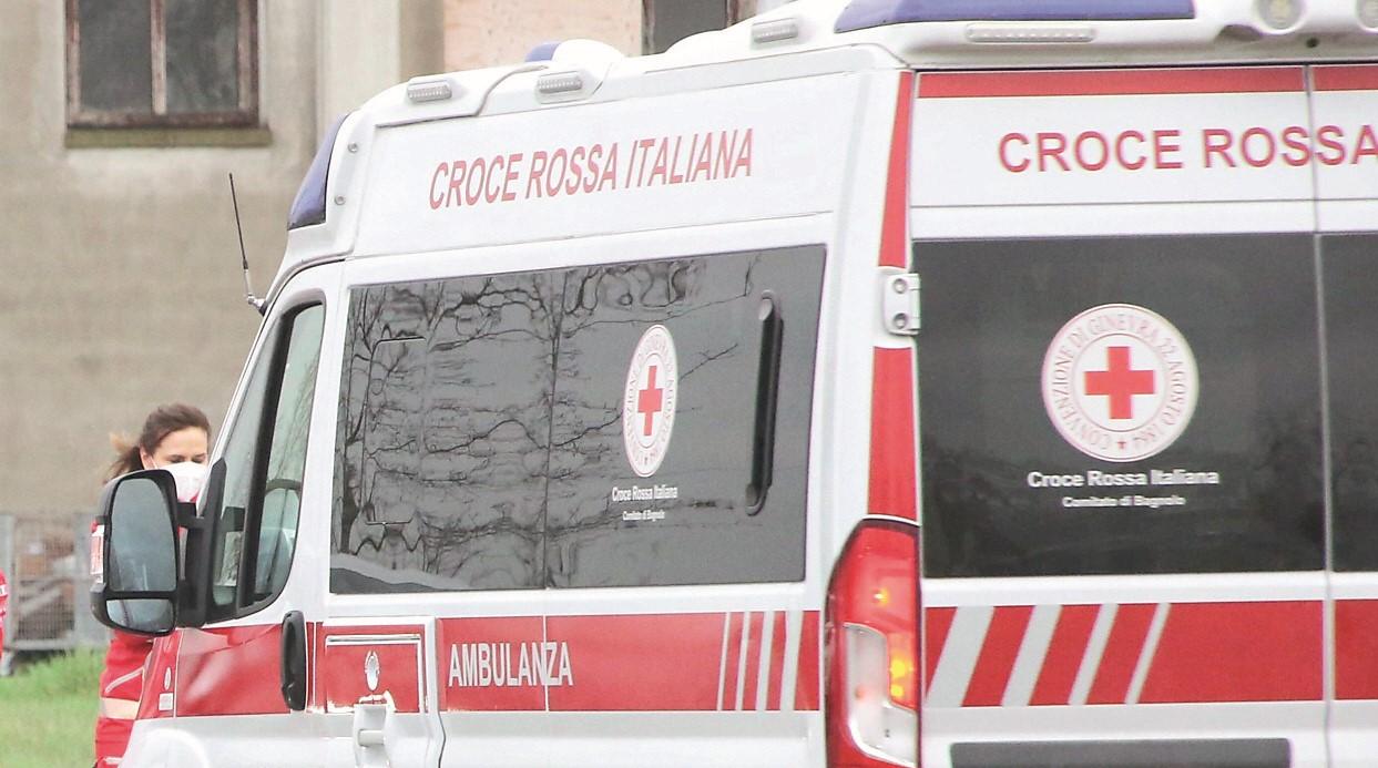Infortunio mortale sul lavoro a Cavriago: resta schiacciato da un muletto. Inutile ogni soccorso