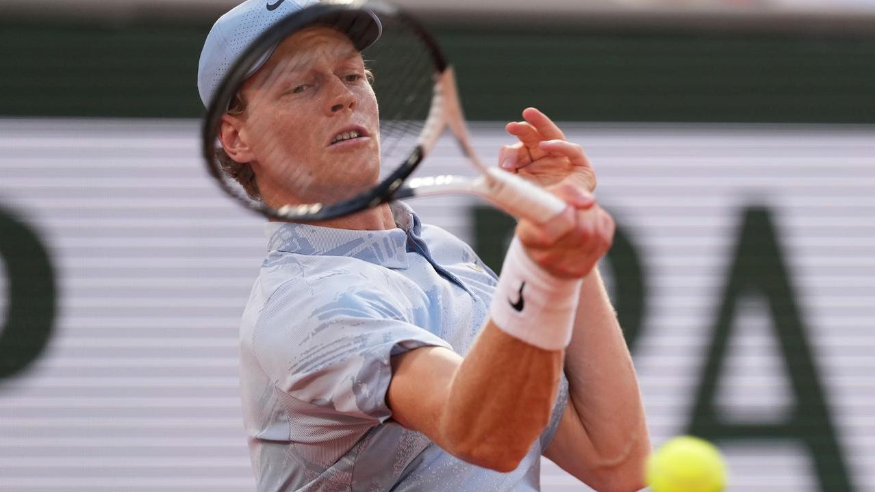 Roland Garros, buona la prima per Sinner: Tabur gioca la partita della vita ma si arrende al numero 1