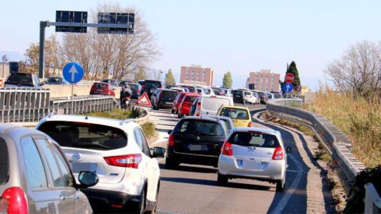 Fi-Pi-Li, incidente e blocco totale del traffico: soccorsi e polizia sul posto