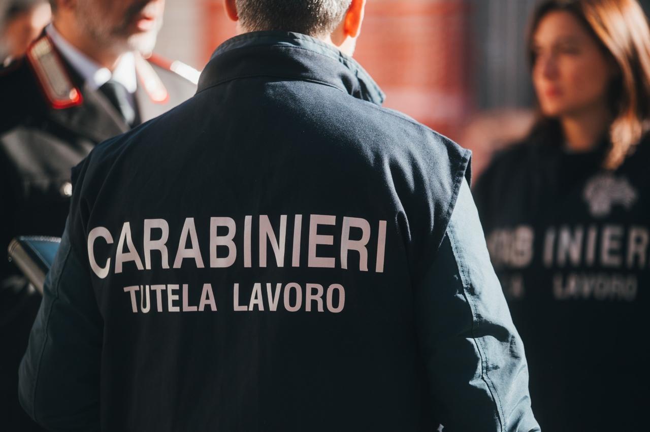 Controllava i dipendenti con le telecamere, denunciato il titolare di un bar