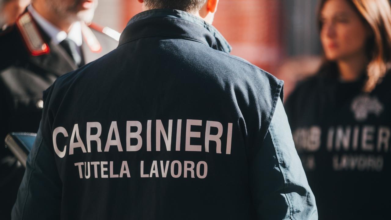Controllava i dipendenti con le telecamere, denunciato il titolare di un bar