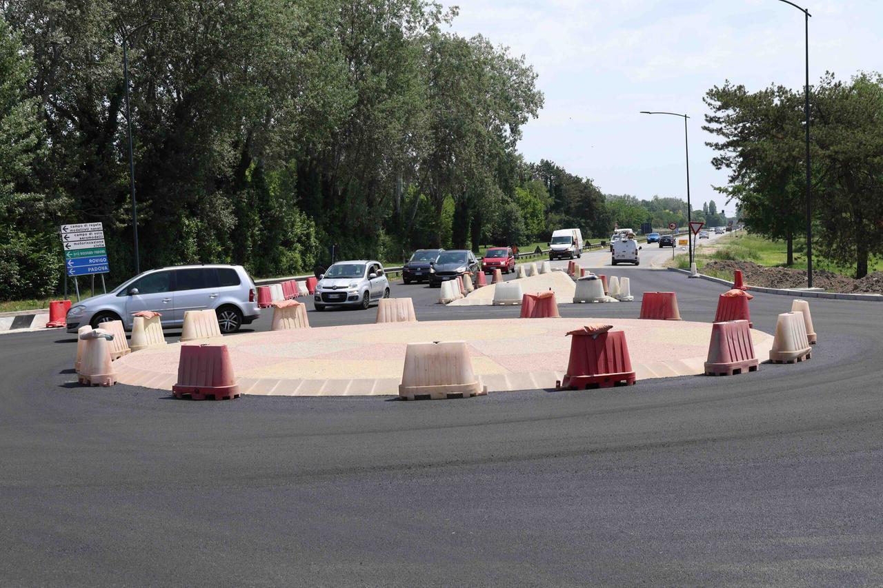 Aspettando Vasco, a Ferrara conclusa la nuova rotatoria tra via Canapa e via Bacchelli